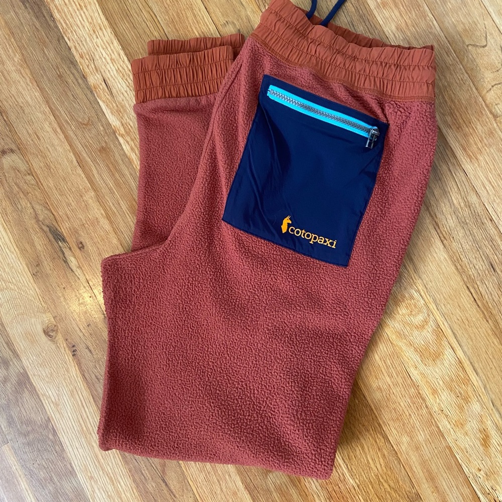 Cotopaxi Abrazo Fleece Joggers, Orange and Blue